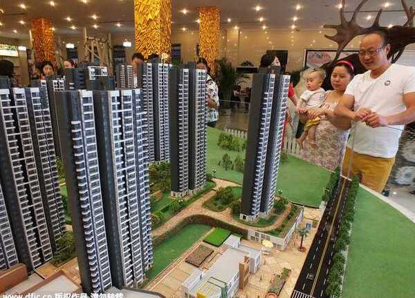 Sau ‘đại địa chấn’, dân Trung Quốc đổ xô bán tháo nhà đất