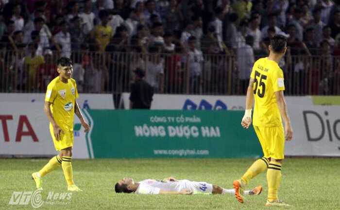 Đừng khiến HAGL cô độc giữa cuộc chơi V-League