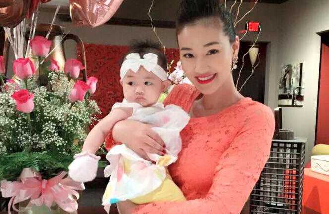 Maya khoe con gái dễ thương tại Mỹ