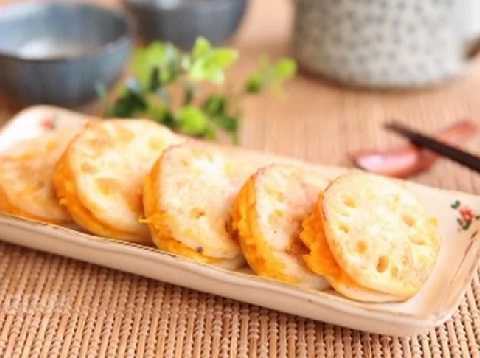 Video: Làm bánh rán củ sen nhân bí ngô đậm đà, giòn thơm