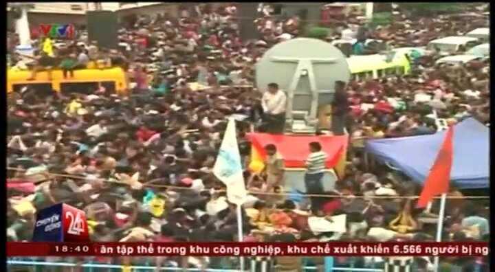 Kinh hoàng cảnh giẫm đạp ở lễ hội tắm sông , 27 người chết