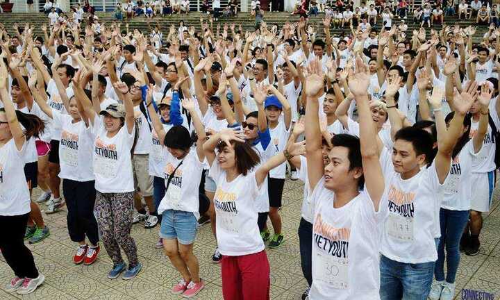 Hoa hậu Kỳ Duyên, Á hậu Tú Anh chạy vì trẻ em nghèo, khuyết tật