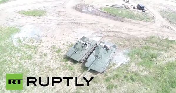 Video: Cận cảnh ‘quái vật’ bọc thép của Nga trình diễn trên thao trường