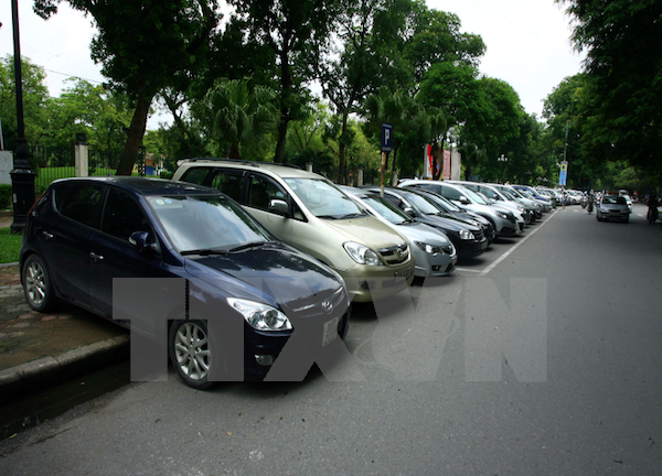 Sẽ áp thuế tiêu thụ 'đặc biệt cao' với một số dòng ôtô đến 9 chỗ