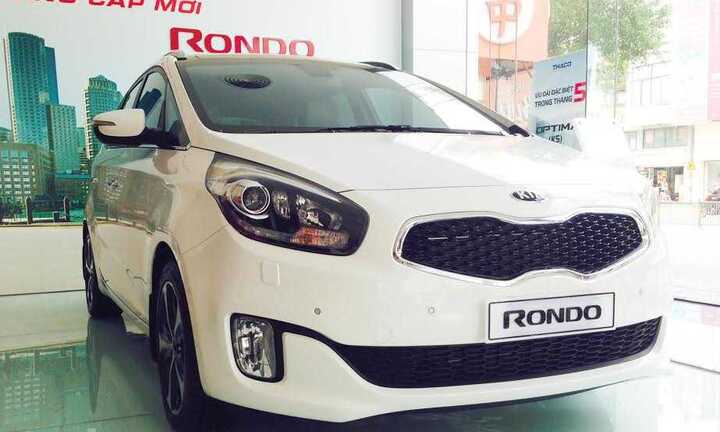 Kia Rondo giảm giá đến 19 triệu đồng