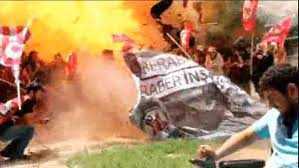 Khoảnh khắc kinh hoàng vụ nổ tự sát khủng bố ở Thổ Nhĩ Kỳ