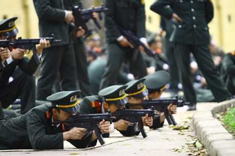 Cảnh sát Việt Nam truy nã tội phạm được trang bị như thế nào?