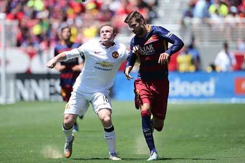 Rooney lập công, Man Utd thắng dễ Barca