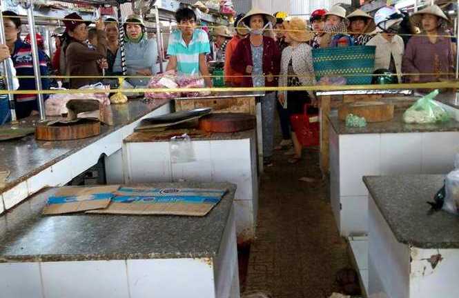 Nam thanh niên bị bà bán thịt heo đâm chết giữa chợ