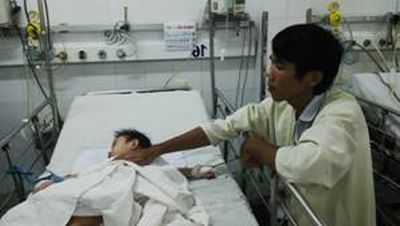 Tại sao trẻ bị cho uống nhầm thuốc hạ sốt thành thuốc diệt chuột?