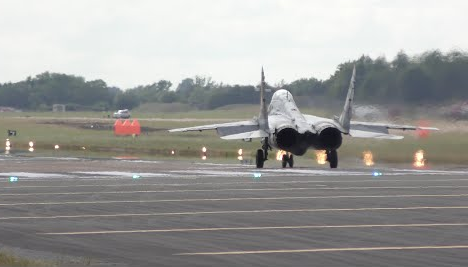 Clip: Tiêm kích MiG-29 của Nga cất cánh thẳng đứng ngoạn mục
