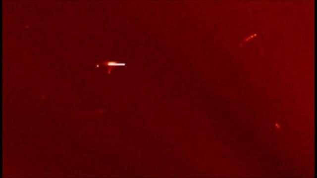 NASA chụp được ảnh siêu UFO khổng lồ bay gần Mặt Trời?