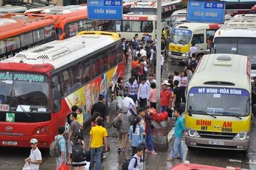 Hà Nội 'trảm' 3 xe khách chạy sai tuyến, dừng đỗ sai quy định