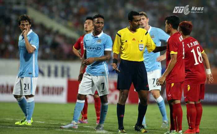 Manchester City thật... 'xì tin'