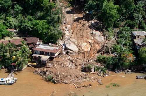 Cảnh báo mưa lũ khủng khiếp sắp tấn công miền Bắc