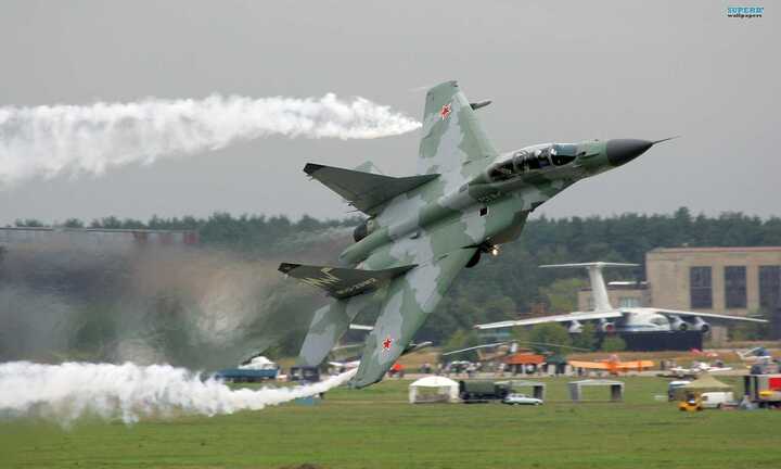 Mãn nhãn với màn cất cánh thẳng đứng của chiến cơ MiG-29