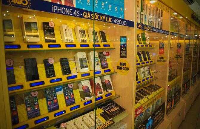 'Cơn cuồng iPhone' của người Việt trong mắt báo Tây