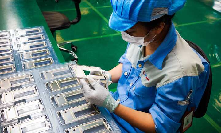 Bphone lên báo Mỹ: Ai sẽ mua điện thoại của Quảng 'nổ'?