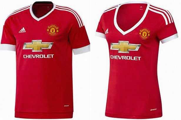 Áo đấu Man Utd hở hang quá mức