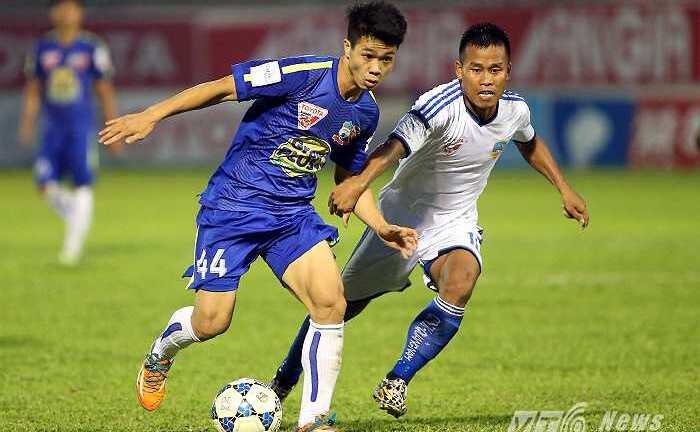 Than Quảng Ninh-HAGL vẫn đá mùa bão lũ: Có một V-League vô cảm