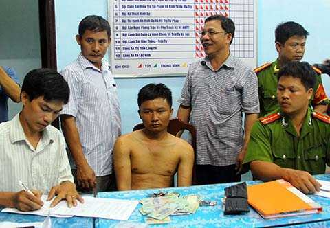 Tên cướp xe có súng ở Huế bị bắt thế nào?