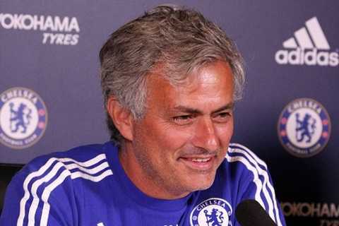 Mourinho, Pellegrini đồng loạt được gia hạn hợp đồng