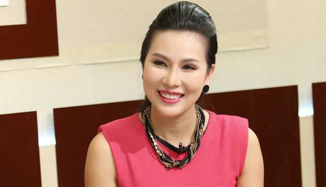 Khánh Ngọc bối rối chuyện chọn sữa cho con