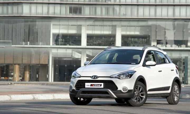 Hyundai i20Active vừa ra mắt đã 'đắt như tôm tươi'