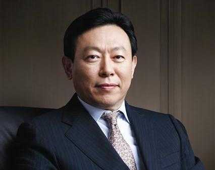 Chân dung người 'hất cẳng' cha đẻ khỏi Lotte