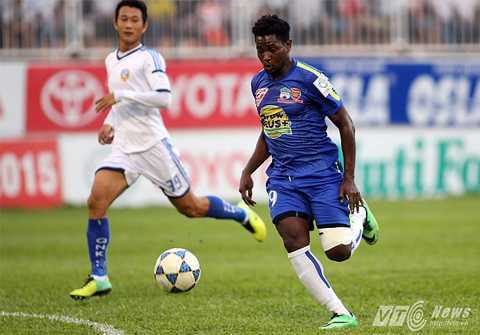 Ngoại binh ‘ăn hại’ làm khổ bầu Đức