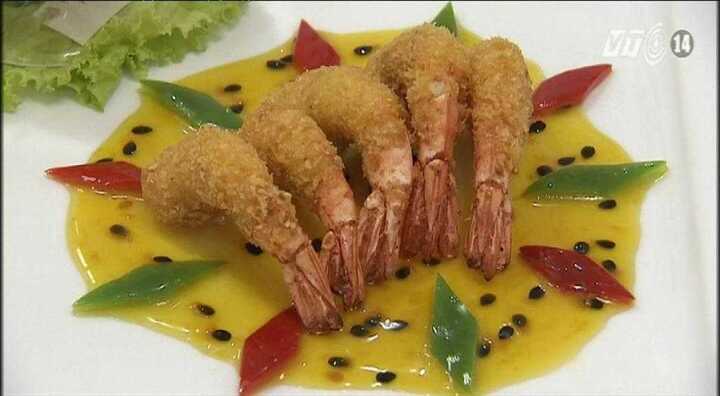 Làm tôm chiên sốt chanh dây giàu canxi