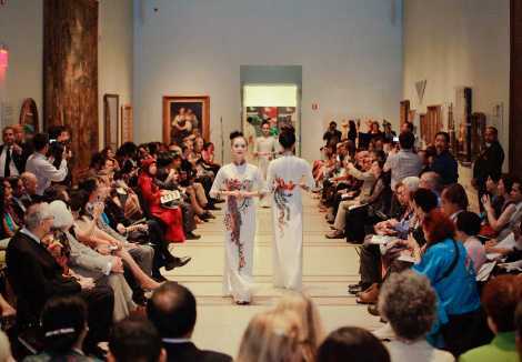 NTK Lan Hương: Áo dài Việt, thuật ngữ riêng kỳ diệu