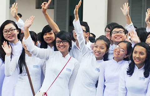 Đề xuất nâng độ tuổi trẻ em: '18 tuổi là mẹ của trẻ em rồi chứ sao lại là trẻ em'