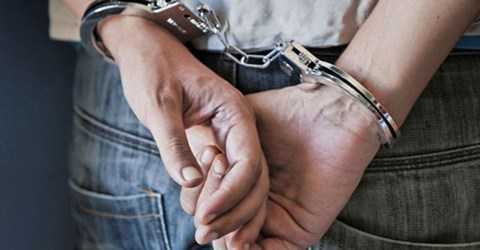 Doanh nhân lừa trăm cây vàng chui vào thùng xốp trốn cảnh sát