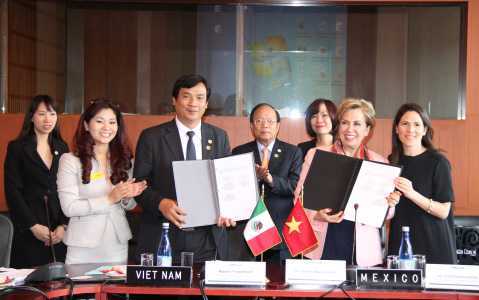 Bộ trưởng Bộ VH-TT&DL Hoàng Tuấn Anh thăm và làm việc tại Mexico