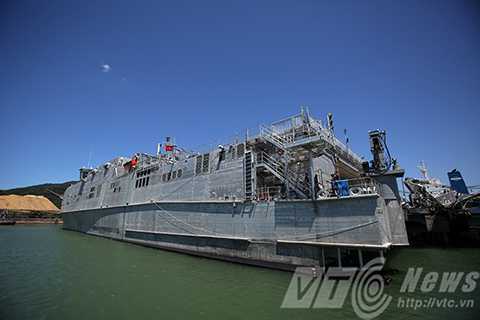 'Soi' tàu hộ tống siêu tốc USNS Millinocket ở Đà Nẵng