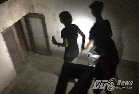 Đột nhập 'nhà ma 300 Kim Mã' rồi lên mạng khoe chiến tích