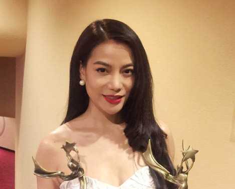 Trương Ngọc Ánh đoạt giải 'Nữ diễn viên xuất sắc nhất' tại LHP thế giới