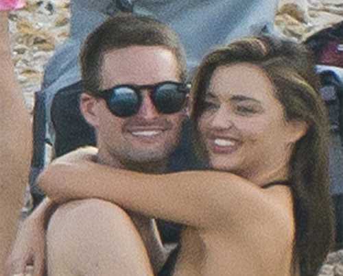 Miranda Kerr công khai hôn tỷ phú trẻ nhất thế giới