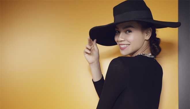 Hồ Ngọc Hà đẹp hút hồn trong bộ ảnh mới