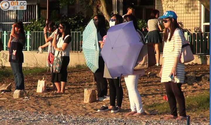 Nhìn thẳng vào mặt trời – trào lưu giảm cân 'điên rồ' của phụ nữ Hồng Kông
