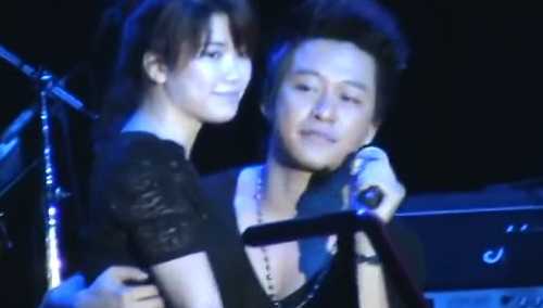 Màn 'tán gái' hút triệu lượt xem của Tuấn Hưng