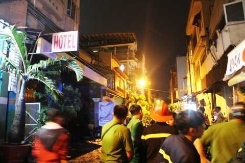 Cháy khách sạn trong đêm, khách Trung Quốc bị ngạt khói