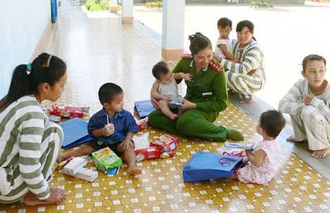 Chuyện về những đứa trẻ trong trại giam