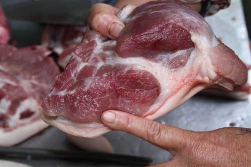 Cách nhận biết thịt heo ‘ngậm’ thuốc tăng trọng