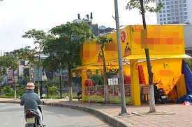 Cửa hàng bánh trung thu 'mọc như nấm' trên vỉa hè Hà Nội