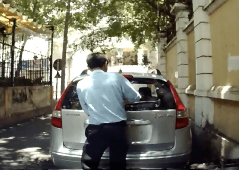 Camera hành trình 'bắt sống' bảo vệ bẻ gạt nước Hyundai i30