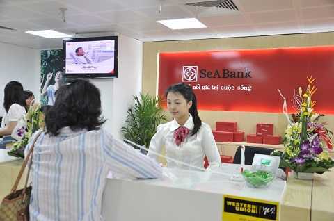 Cuộc chiến Ngân hàng bán lẻ: Miếng bánh còn lớn?