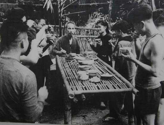 Người đầu bếp và những chuyện thú vị về bữa ăn của Bác Hồ