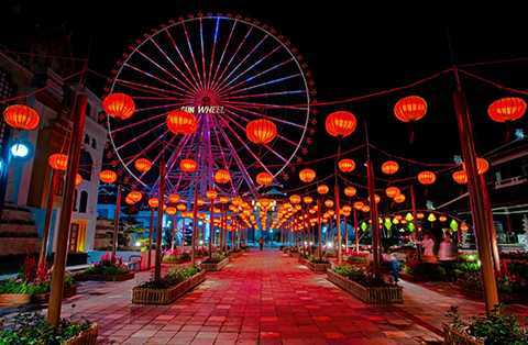 Vẻ đẹp lung linh của 'Con đường đèn lồng dài nhất Việt Nam'